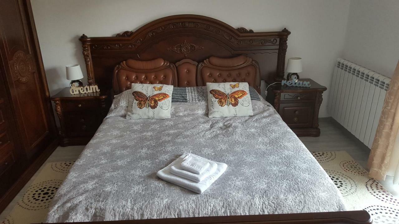 D&D Vila Villa Iasi Buitenkant foto