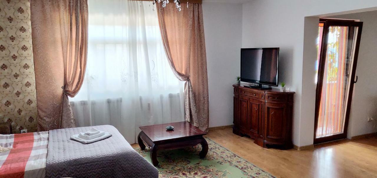 D&D Vila Villa Iasi Buitenkant foto