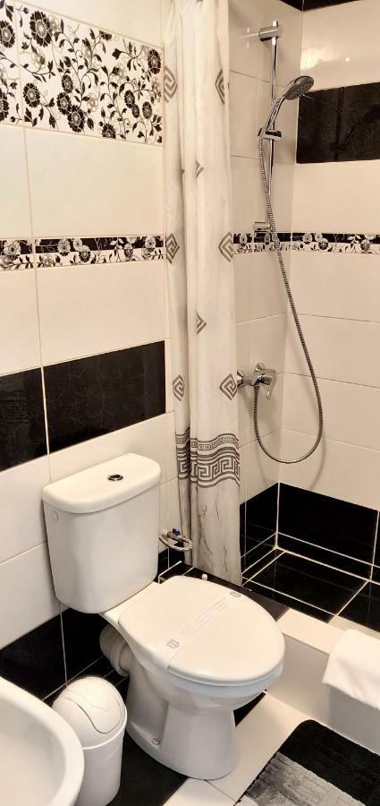 D&D Vila Villa Iasi Buitenkant foto