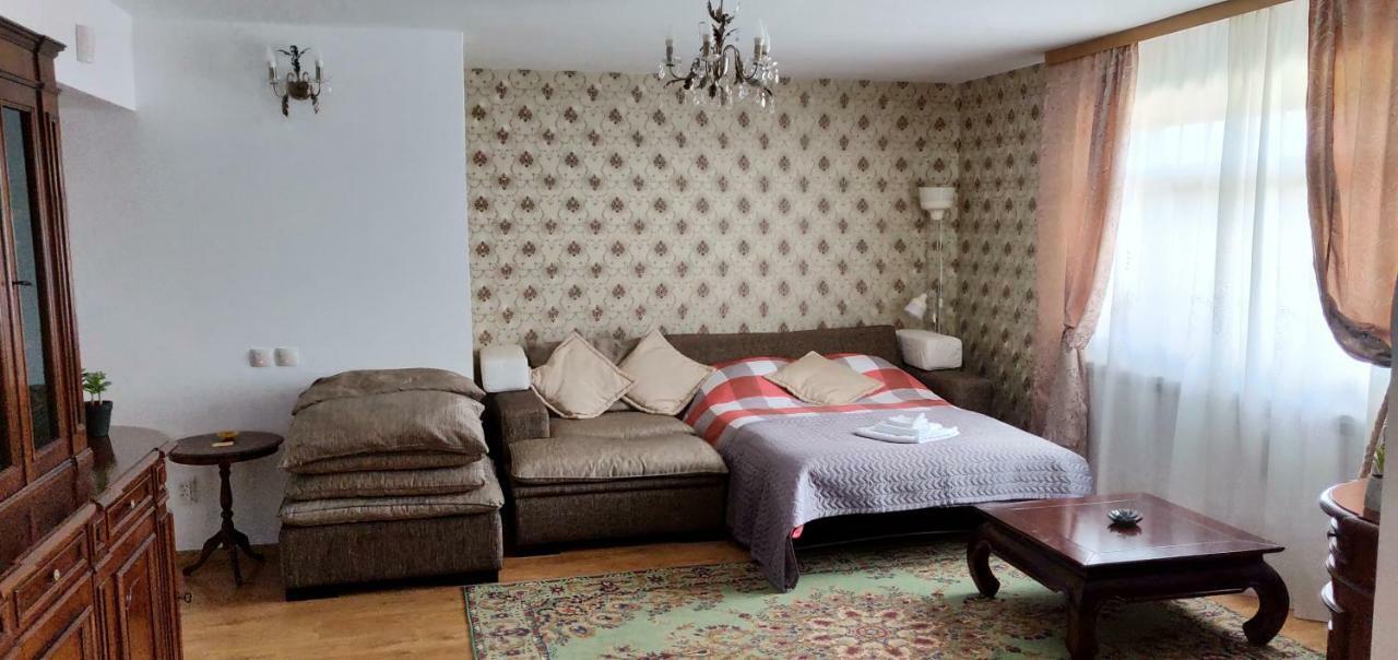 D&D Vila Villa Iasi Buitenkant foto