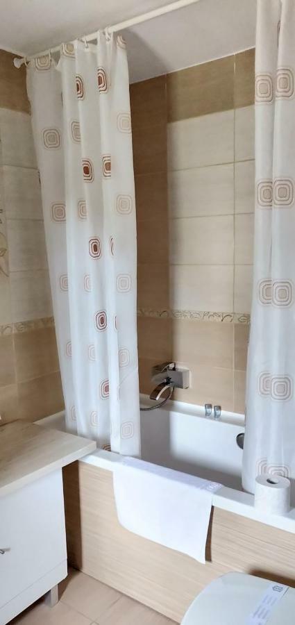 D&D Vila Villa Iasi Buitenkant foto